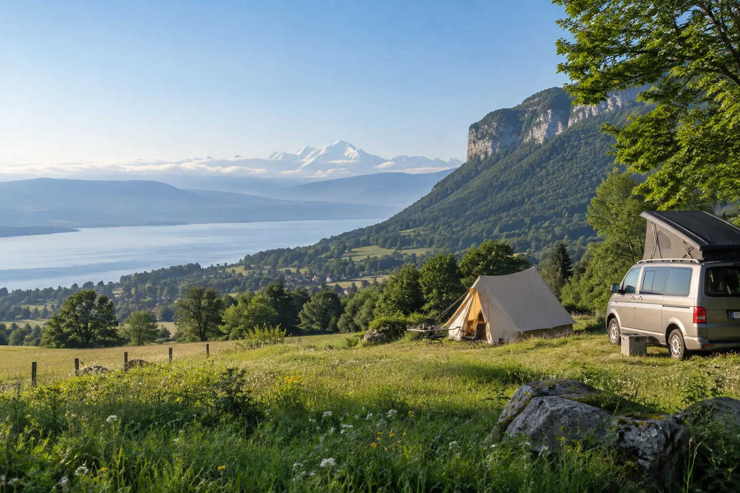 Camping au pied du Jura avec vue vers les Alpes